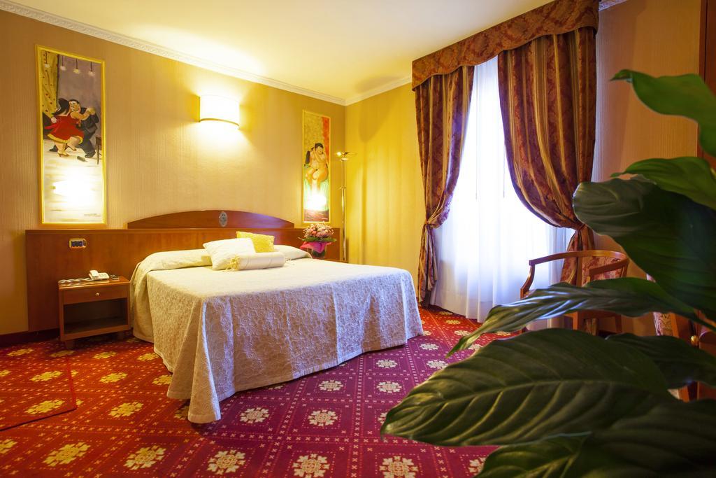 Boutique Hotel Puccini มอนเตกาตินี แตร์เม ภายนอก รูปภาพ