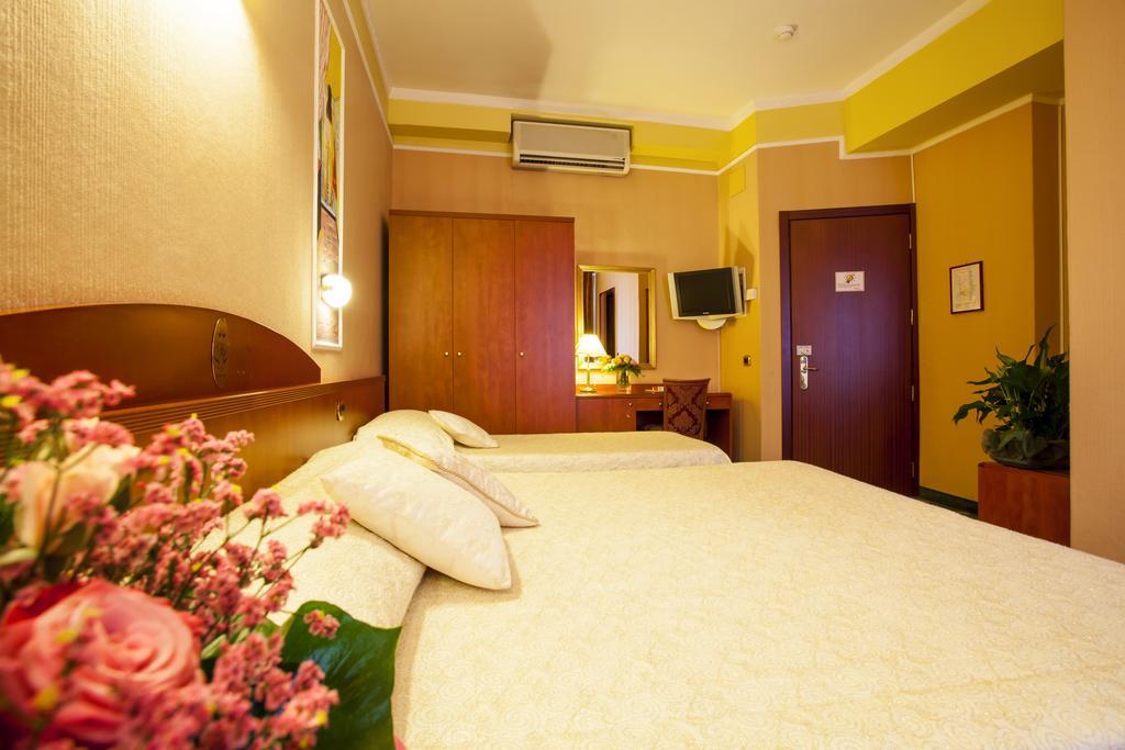 Boutique Hotel Puccini มอนเตกาตินี แตร์เม ภายนอก รูปภาพ