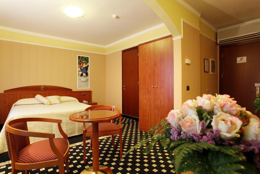 Boutique Hotel Puccini มอนเตกาตินี แตร์เม ภายนอก รูปภาพ